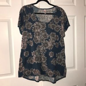 Lularoe Classic Tee